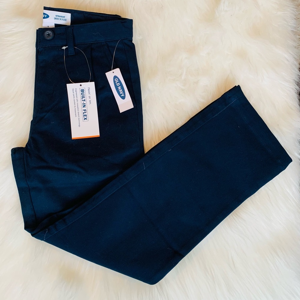 Old Navy Built-in-Flex Straight Pant. NWT